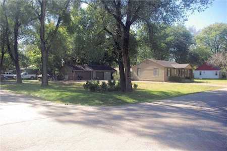 704 Newton St Kansas City, KS 66111