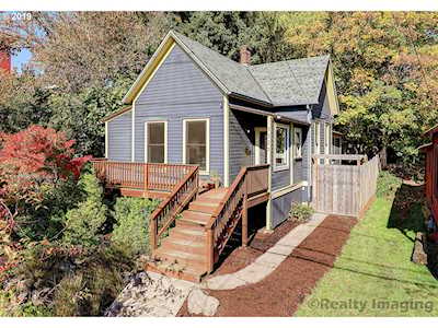 3325 SE Yamhill St Portland, OR 97214