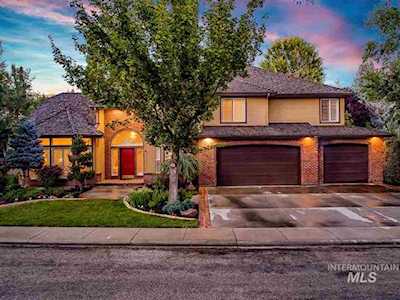 2708 E Parkriver Drive Boise, ID 83706