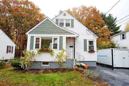 155 Crane St Dedham, MA 02026
