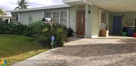 904 SE 14th Dr Deerfield Beach, FL 33441