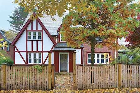 54 Welland Rd Brookline, MA 02445