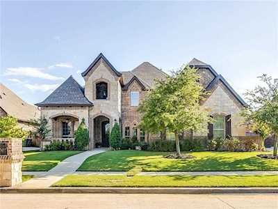 8952 Glendara Drive North Richland Hills, TX 76182