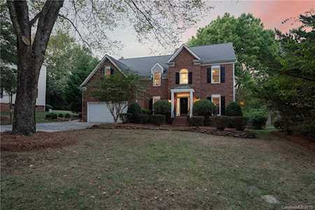 3412 Pondview Ln Charlotte, NC 28210
