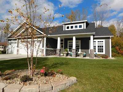 8120 E Country Club Drive Syracuse, IN 46567