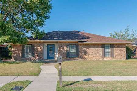 1529 Rocky Point Drive Lewisville, TX 75077