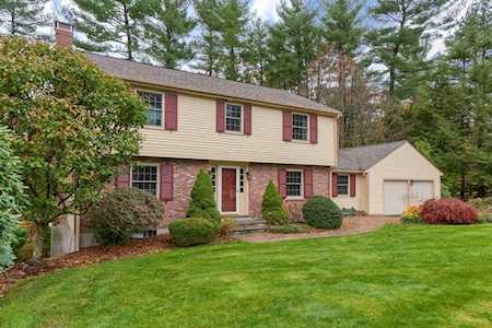 14 Joseph Reed Ln Acton, MA 01720