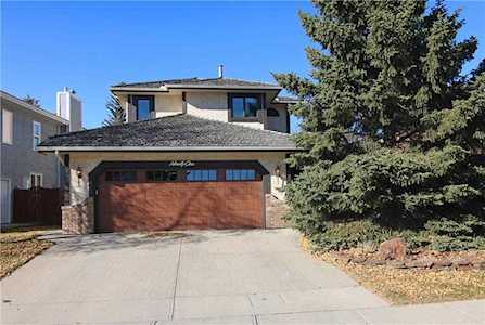 91 Edgepark Way NW Calgary, AB T3A 4N8