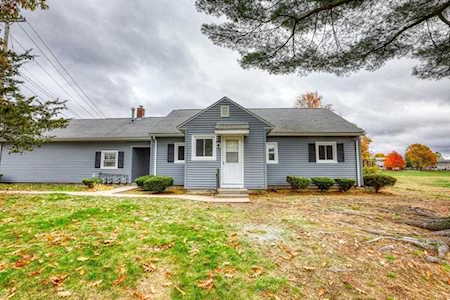 1095 Pendleton Ave #1095 Chicopee, MA 01022
