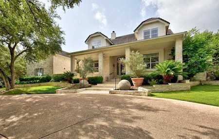 12 Club Estates Pkwy The Hills, TX 78738