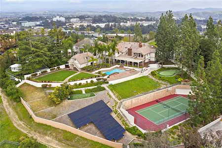 27701 Deputy Circle Laguna Hills, CA 92653