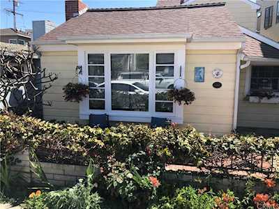 204 Amethyst Avenue Newport Beach, CA 92662