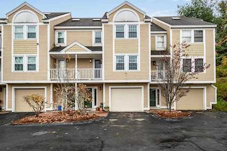 8 Village Way #8 Holden, MA 01522