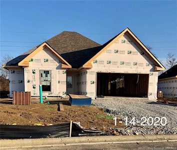 5738 Sugar Berry Lane Jeffersonville, IN 47130