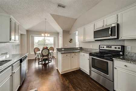 742 Thousand Oaks Drive Lake Dallas, TX 75065