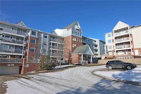3310 Hawksbrow Point(e) NW Calgary, AB T3G 4C9