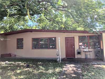 560 NW 129th St North Miami, FL 33168