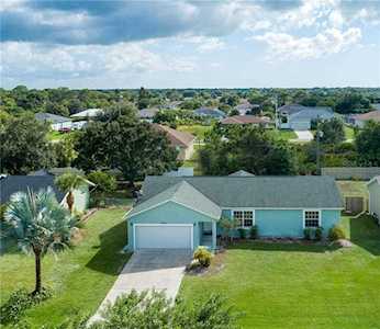 11037 Sandrift Avenue Englewood, FL 34224