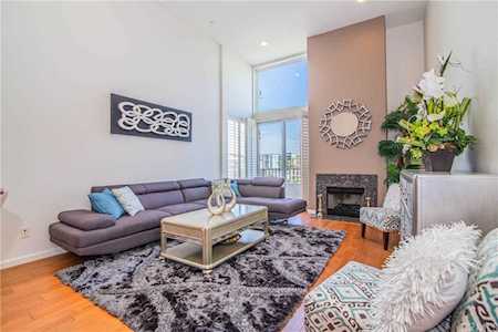 1049 S Hobart Boulevard #401 Los Angeles, CA 90006