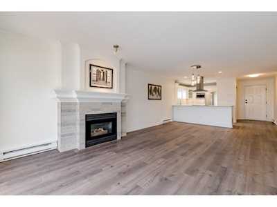 15284 Buena Vista Avenue #104 White Rock, BC V4B 5K5