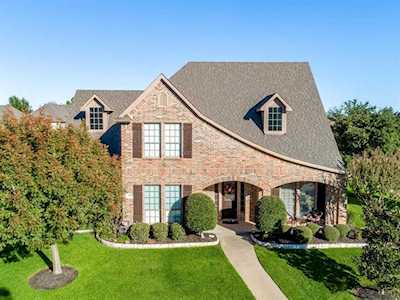 8100 Kentwood Drive North Richland Hills, TX 76182