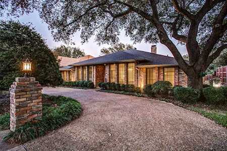 8714 Autumn Oaks Drive Dallas, TX 75243