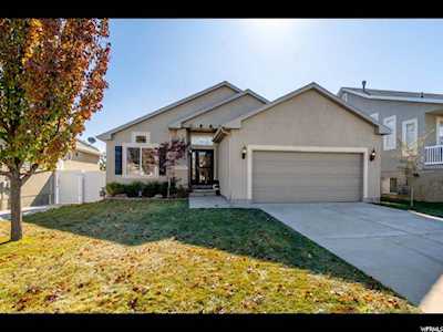 4963 W Diamondback Dr Riverton, UT 84096
