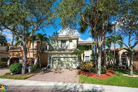 5878 NW 125th Ter Coral Springs, FL 33076
