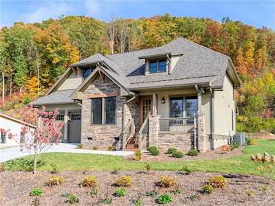 24 Peregrines Ridge Ct Fairview, NC 28730