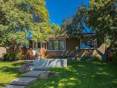 4116 Grove Hill Road SW Calgary, AB T3E 4E6