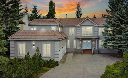 40 Patterson Mews SW Calgary, AB T3H 2C6
