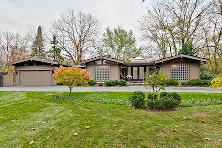949 Valley Rd Lake Forest, IL 60045
