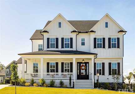101 Splendid Oak Court Holly Springs, NC 27540