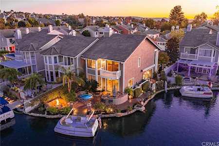 20324 Via Oporto Yorba Linda, CA 92886