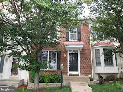 8974 Benchmark Ln Bristow, VA 20136
