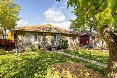 3316 35 Avenue SW Calgary, AB T3E 1A1