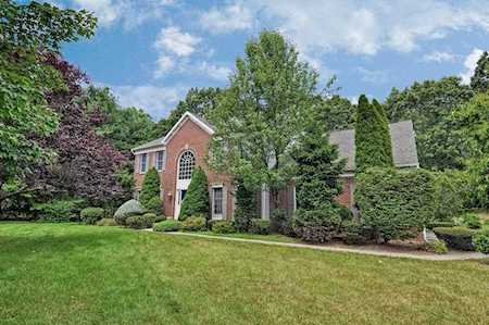 8 Norumbega Cir Franklin, MA 02038