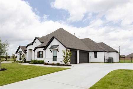 1402 Oliver Creek Justin, TX 76247