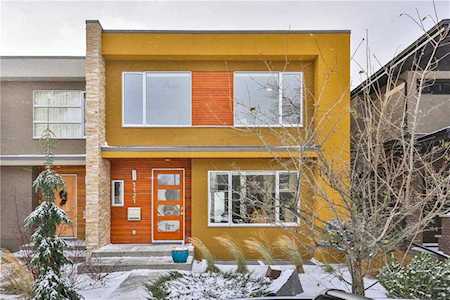 1121 Colgrove Avenue NE Calgary, AB T2E 5C1