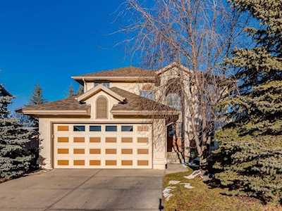 723 Schubert Place NW Calgary, AB T3L 1X4