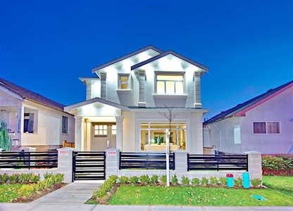 2608 E Georgia Street Vancouver, BC V5K 2J8