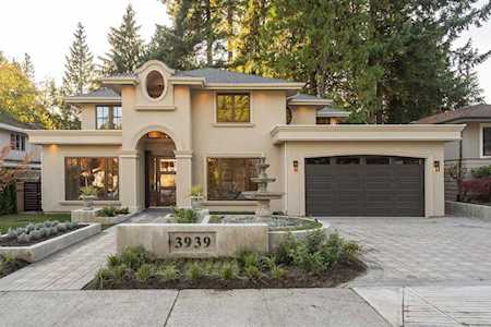 3939 Ruby Avenue North Vancouver, BC V7R 4B3