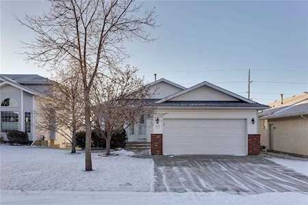 27 Schubert Hill(s) NW Calgary, AB T3L 1W4
