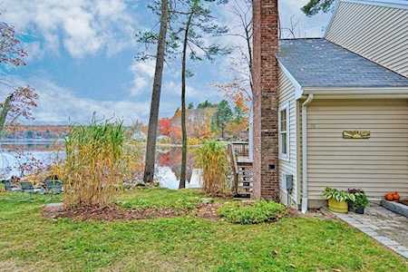 16 Downey St Hopkinton, MA 01748