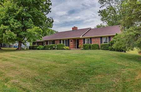 221 Old Veechdale Rd Simpsonville, KY 40067