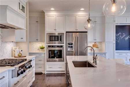 12 Royal Ridge Link NW Calgary, AB T3G 5Z1