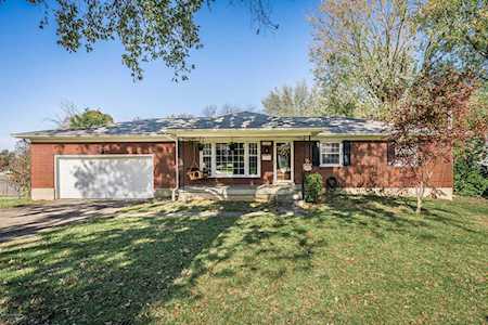8302 St Armands Ct Louisville, KY 40219