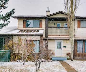 43B Cedarwood Rise SW Calgary, AB T2W 3H8