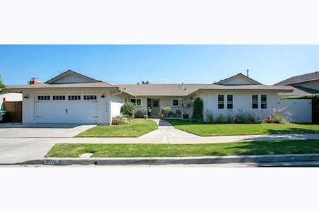 2776 Mendoza Drive Costa Mesa, CA 92626