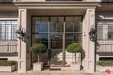 9601 Charleville #PH22 Beverly Hills, CA 90212